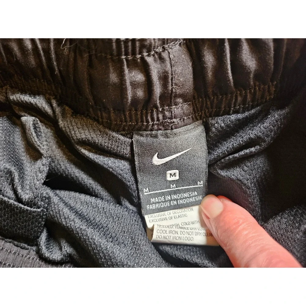 Nike Running Shorts Mens Medium Black Mesh Liner Elastic Waist Pockets Athletic